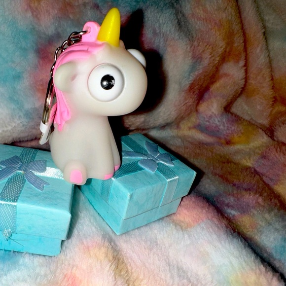 1 of a kind 🦄 ~ traveling unicorn! - Picture 4 of 6
